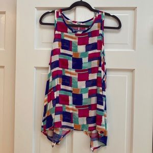 New multi color top -smoke free home